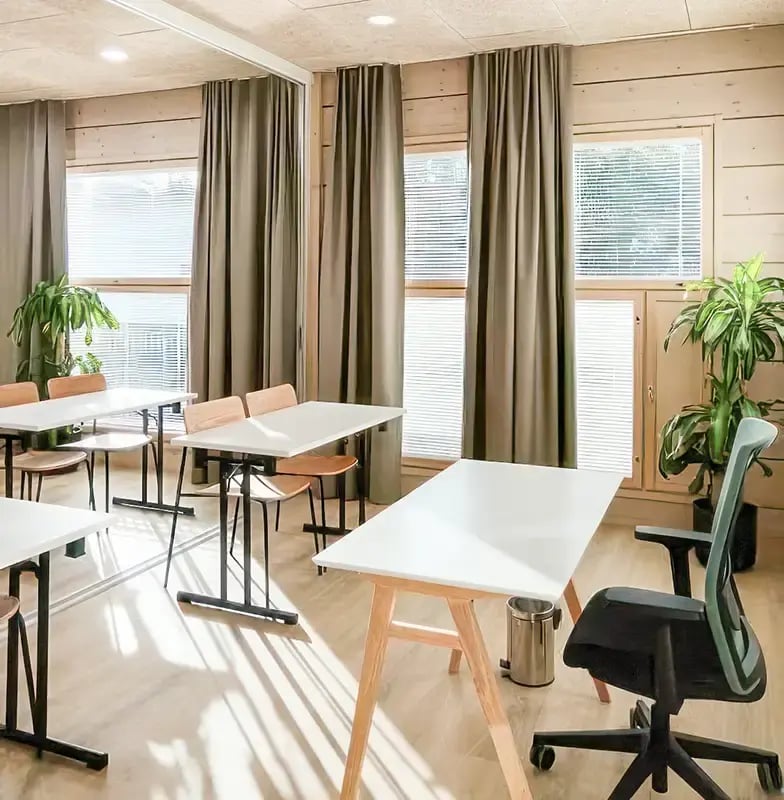 Hoivarakentajat-Humana-Mustasaari-luokkahuone