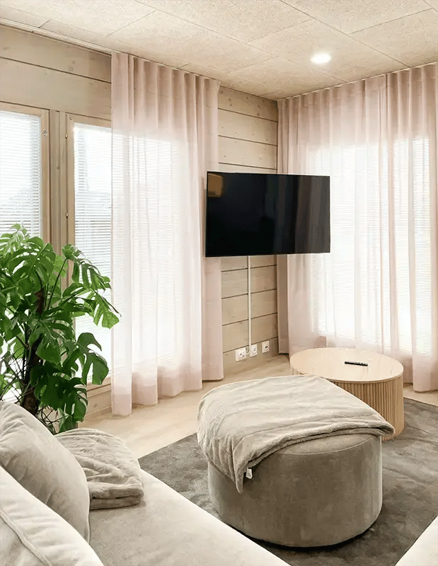 Hoivarakentajat-Humana-Mustasaari-olohuone